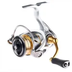 DAIWA 21 Freams FC LT 2000S макарa